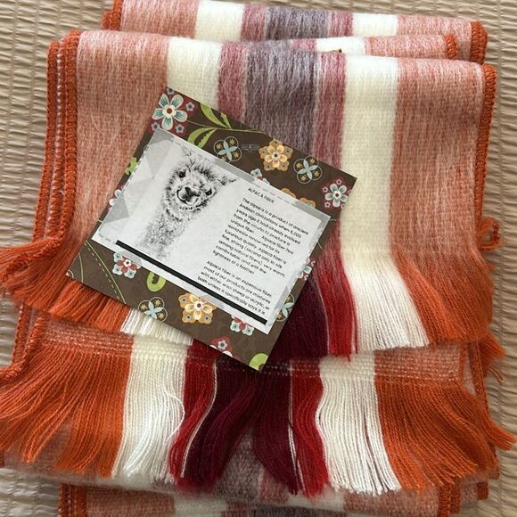 Beautiful alpaca scarf from Ecuador so soft and warm! - Picture 9 of 11